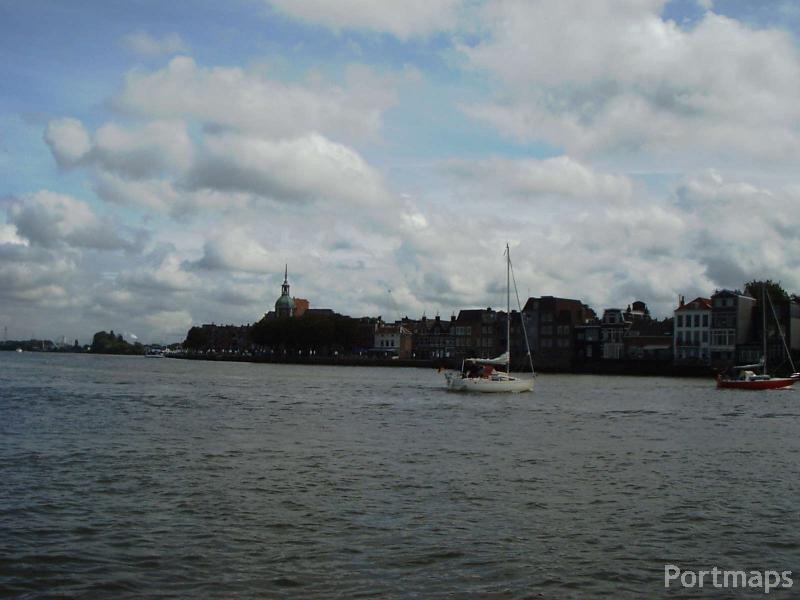 Dordrecht - Kon. Dordrechtsche R. & Z. V. / Oude Maas